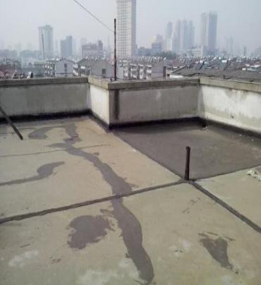 湘西漏水维修 楼顶漏水是什么原因，楼顶漏水维修方法是什么?